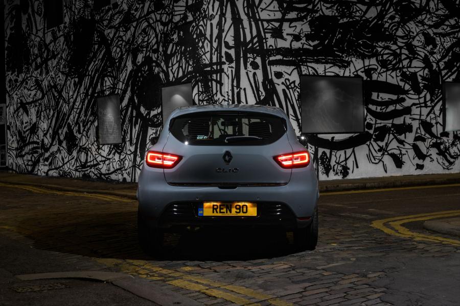  Renault Clio Urban 2018 года  (UK) (фото 5 из 8)